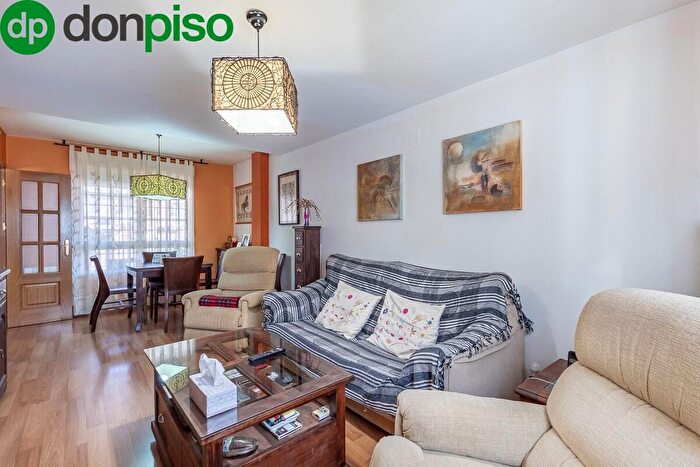 Casas en venta y pisos alquiler - 1