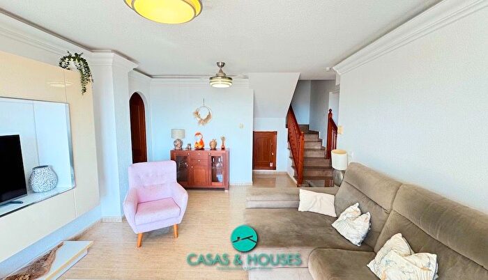 Casas en venta y pisos alquiler - 3