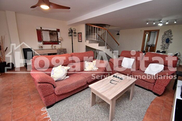 Casas en venta y pisos alquiler - 1