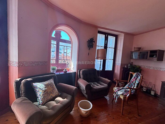 Casas en venta y pisos alquiler - 3
