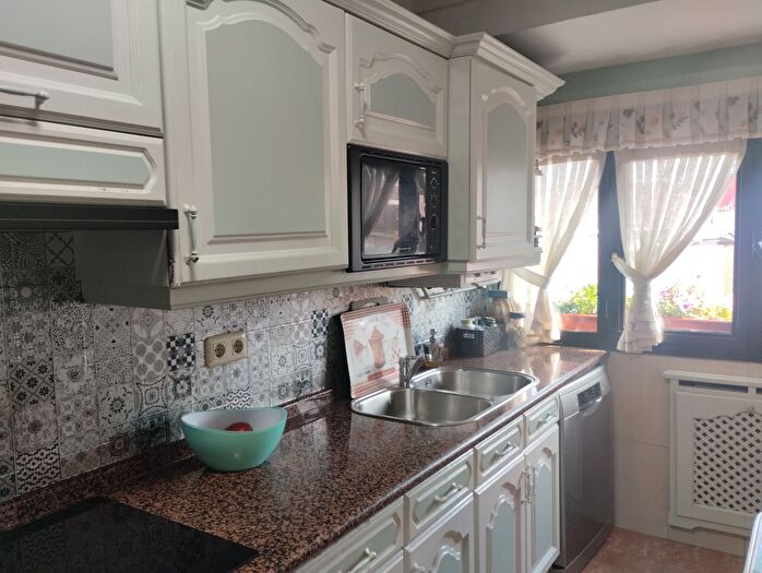 Casas en venta y pisos alquiler - 3