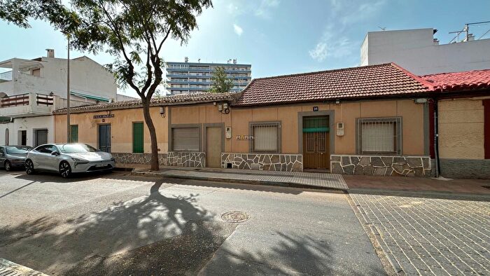 Casas en venta y pisos alquiler - 1