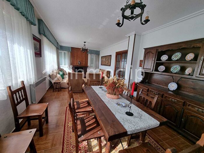 Casas en venta y pisos alquiler - 2