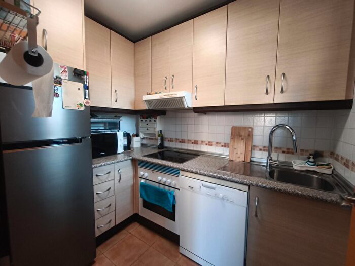 Casas en venta y pisos alquiler - 2