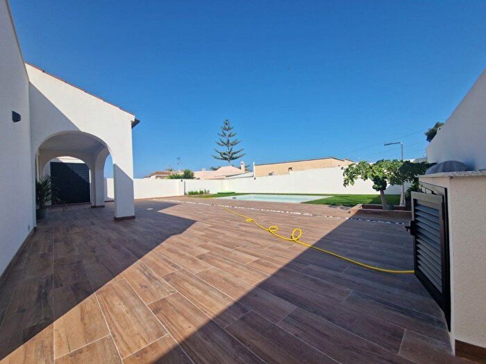 Casas en venta y pisos alquiler - 3