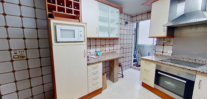 Casas en venta y pisos alquiler - 3