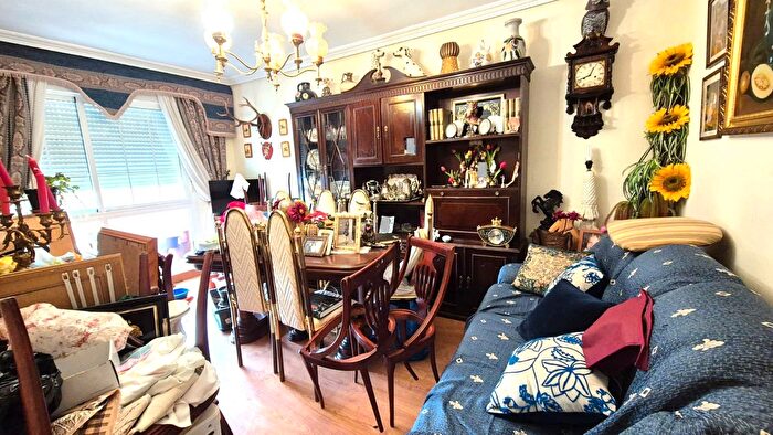 Casas en venta y pisos alquiler - 1