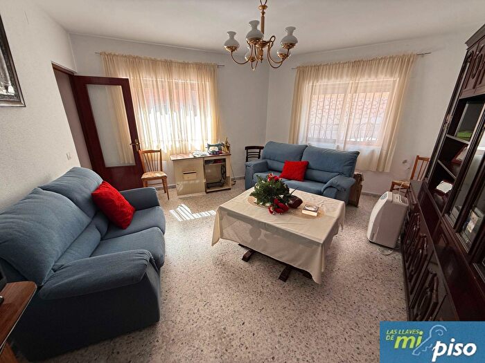 Casas en venta y pisos alquiler - 3