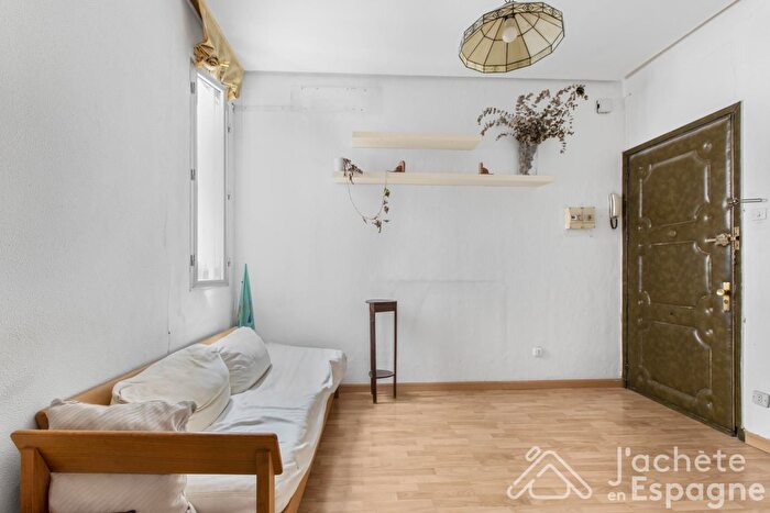 Casas en venta y pisos alquiler - 1