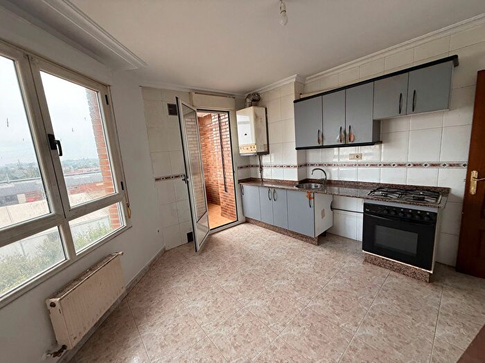 Casas en venta y pisos alquiler - 2