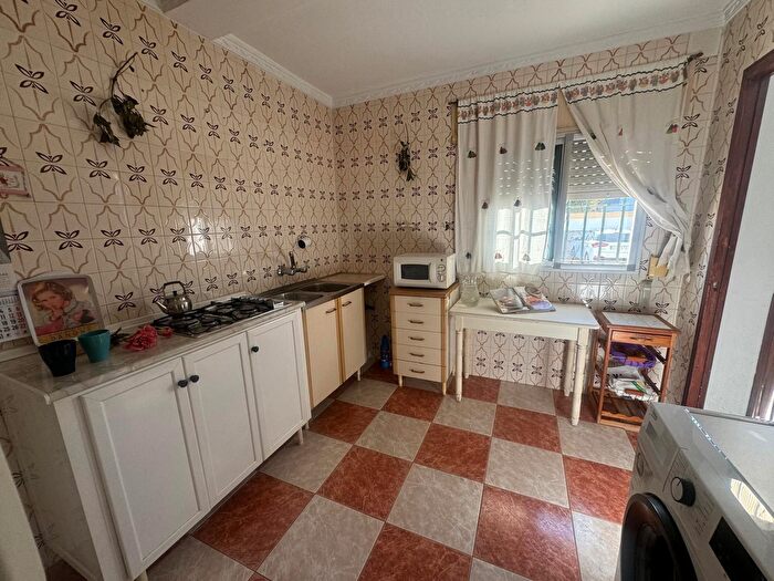 Casas en venta y pisos alquiler - 3