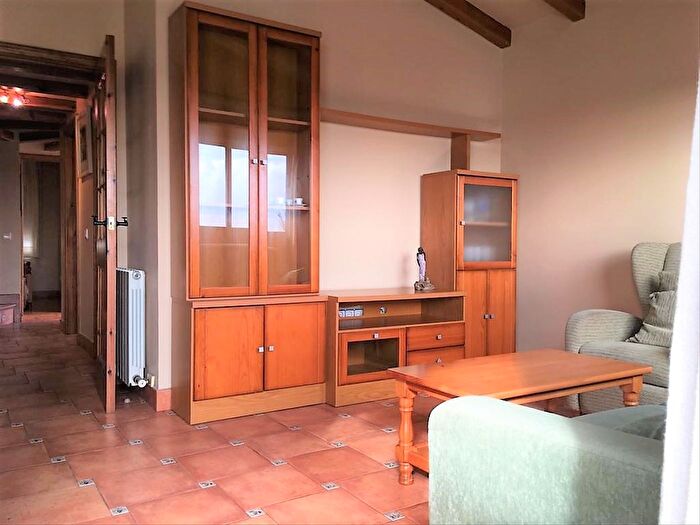 Casas en venta y pisos alquiler - 1