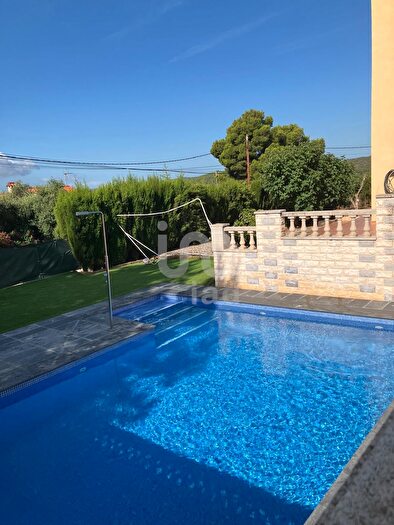 Casa en venta en La Bisbal del Penedès, Tarragona de 4 habitaciones