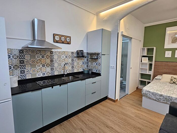 Casas en venta y pisos alquiler - 1