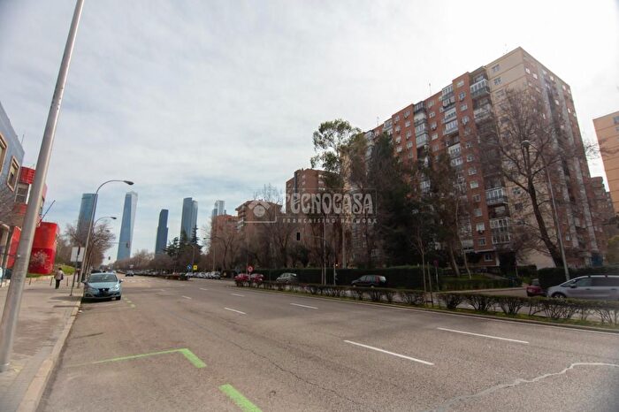 Piso en venta en Fuencarral El Pardo, La Paz de 4 habitaciones
