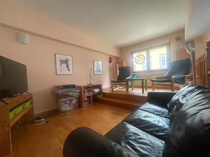 Casas en venta y pisos alquiler - 2