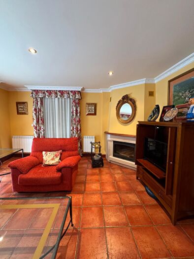 Casas en venta y pisos alquiler - 2