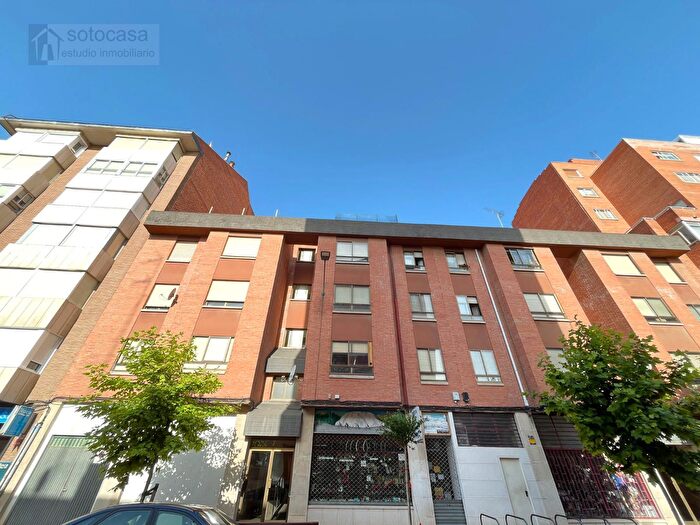 Casas en venta y pisos alquiler - 1