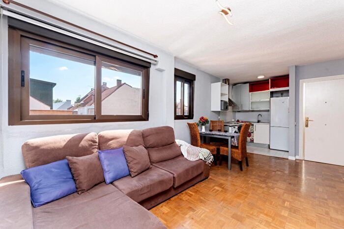 Casas en venta y pisos alquiler - 1