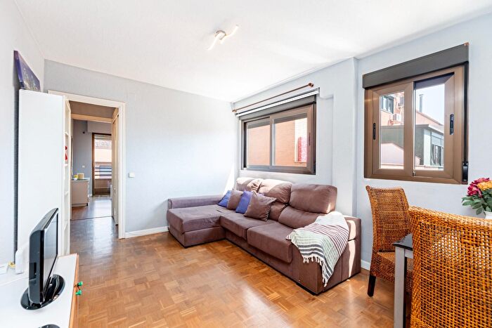 Casas en venta y pisos alquiler - 2