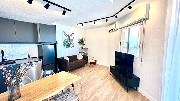 Casas en venta y pisos alquiler - 1