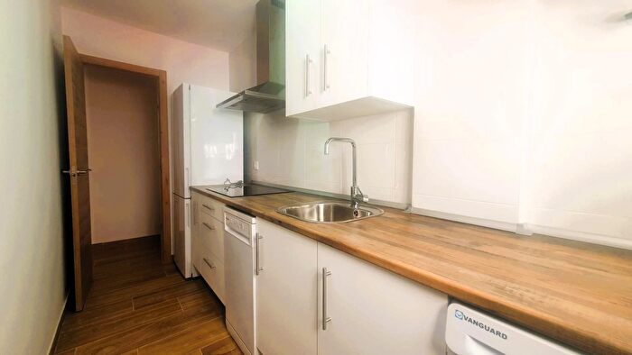 Casas en venta y pisos alquiler - 1