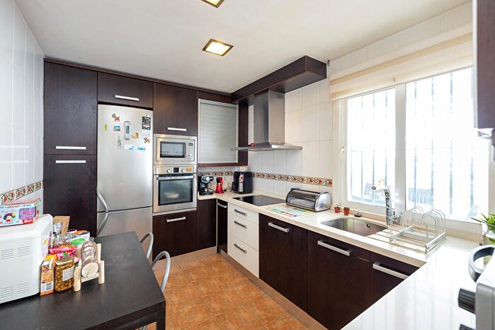 Casas en venta y pisos alquiler - 2