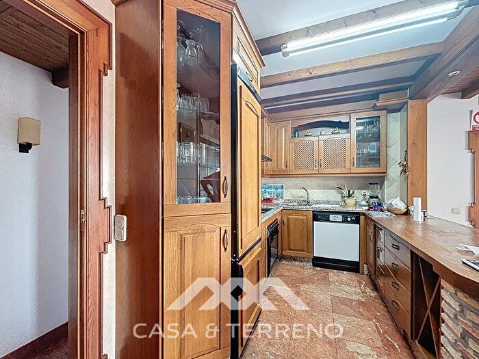 Casas en venta y pisos alquiler - 3