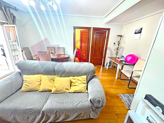 Casas en venta y pisos alquiler - 2