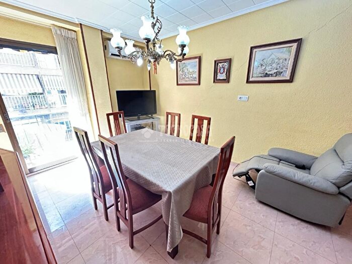 Casas en venta y pisos alquiler - 3