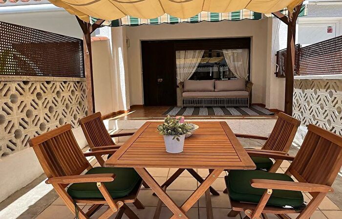 Casa en venta en Garrigàs, Girona de 2 habitaciones