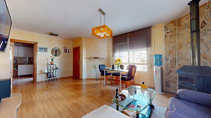 Casas en venta y pisos alquiler - 3