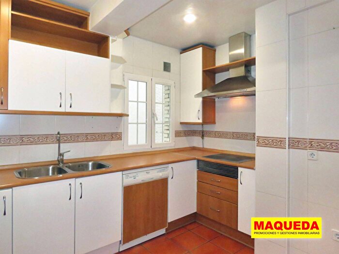 Casas en venta y pisos alquiler - 3