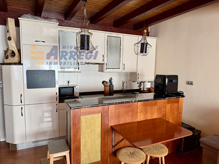 Casas en venta y pisos alquiler - 3