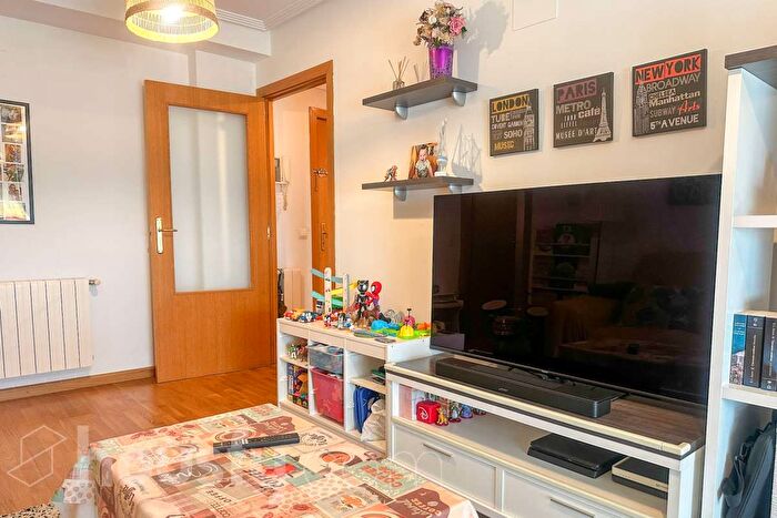 Casas en venta y pisos alquiler - 2