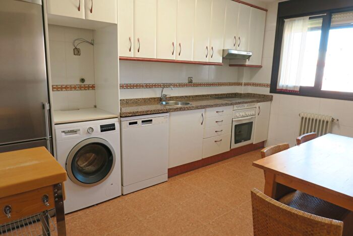 Casas en venta y pisos alquiler - 1