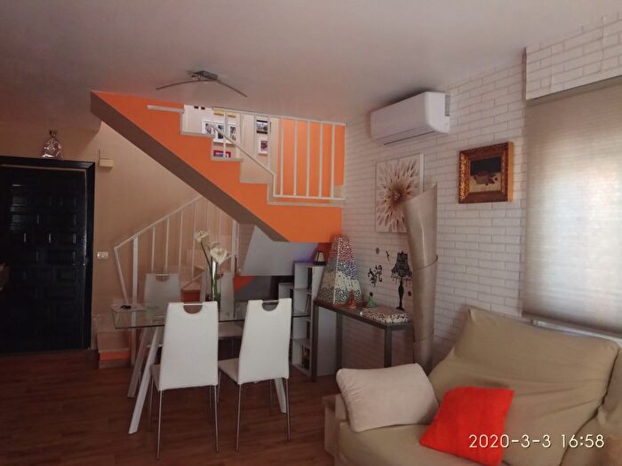 Casas en venta y pisos alquiler - 1