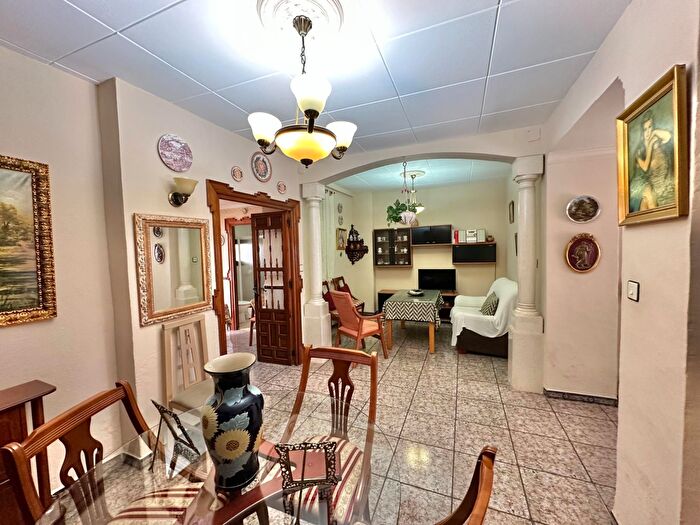 Casas en venta y pisos alquiler - 2