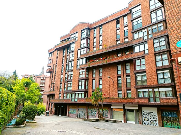 Casas en venta y pisos alquiler - 1