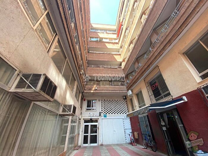 Casas en venta y pisos alquiler - 3