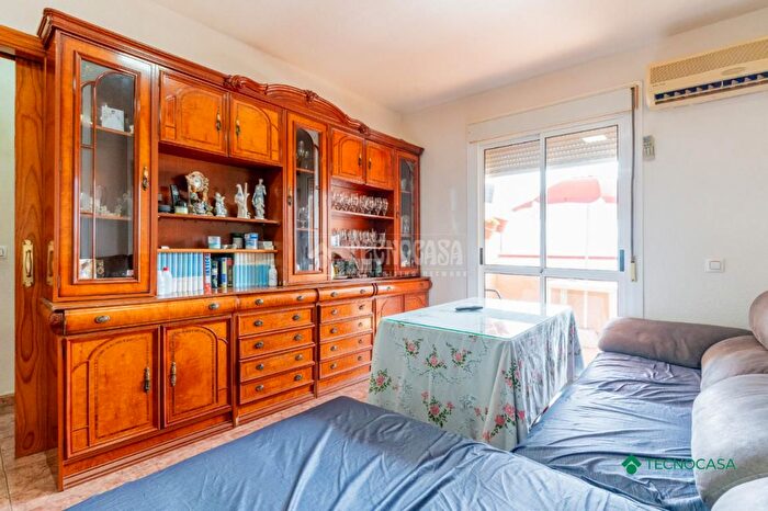 Casas en venta y pisos alquiler - 3