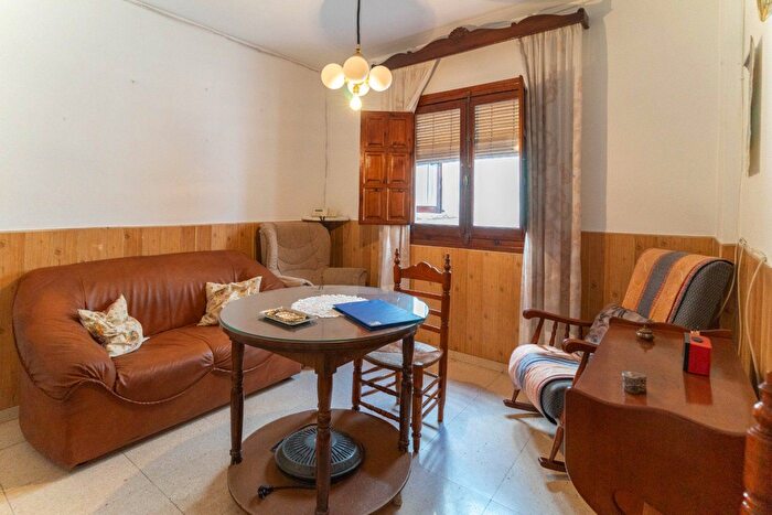 Casas en venta y pisos alquiler - 1