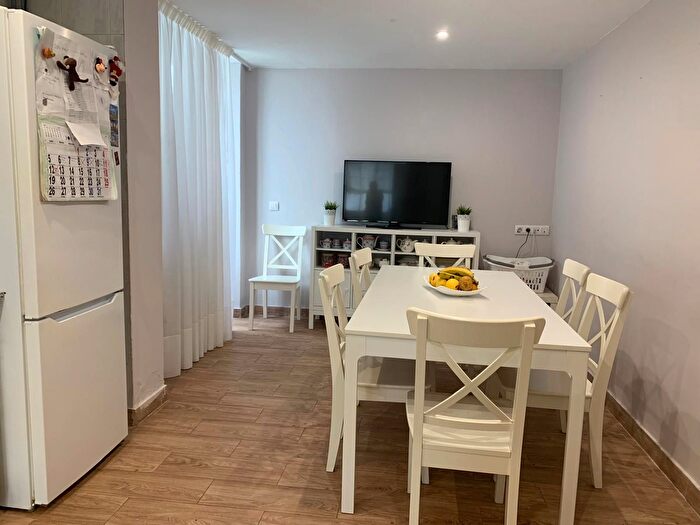Casas en venta y pisos alquiler - 3