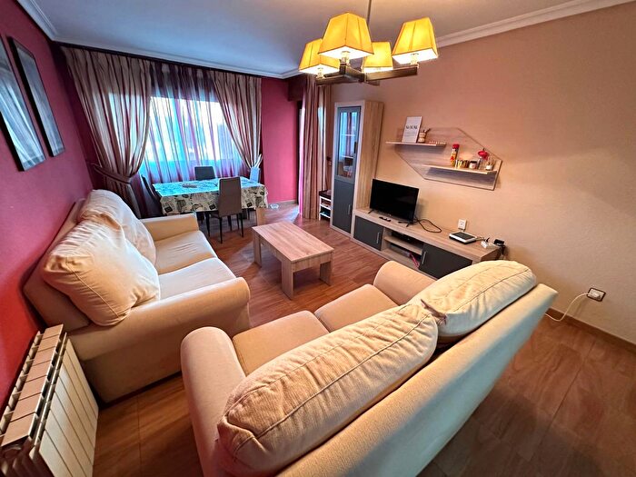 Casas en venta y pisos alquiler - 3