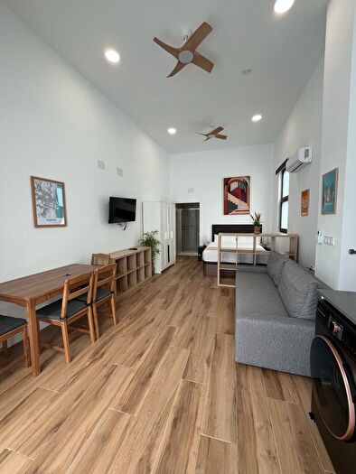 Casas en venta y pisos alquiler - 1