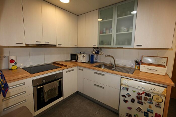 Casas en venta y pisos alquiler - 2