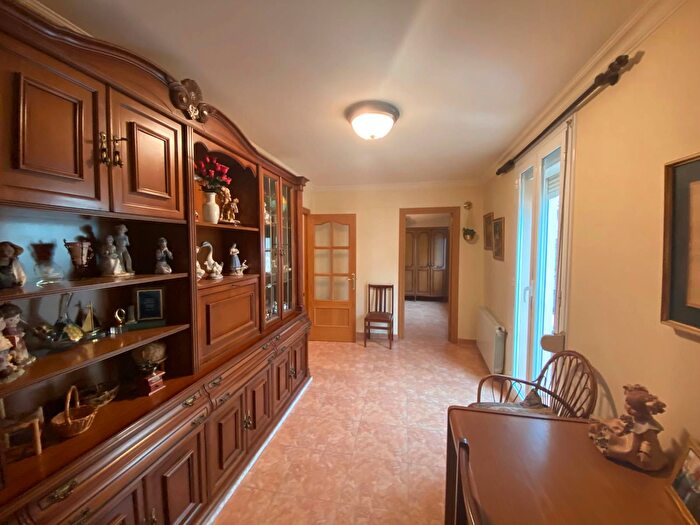 Casas en venta y pisos alquiler - 2