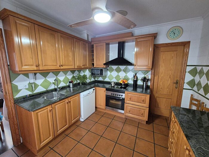 Casas en venta y pisos alquiler - 2