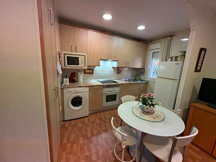 Casas en venta y pisos alquiler - 2
