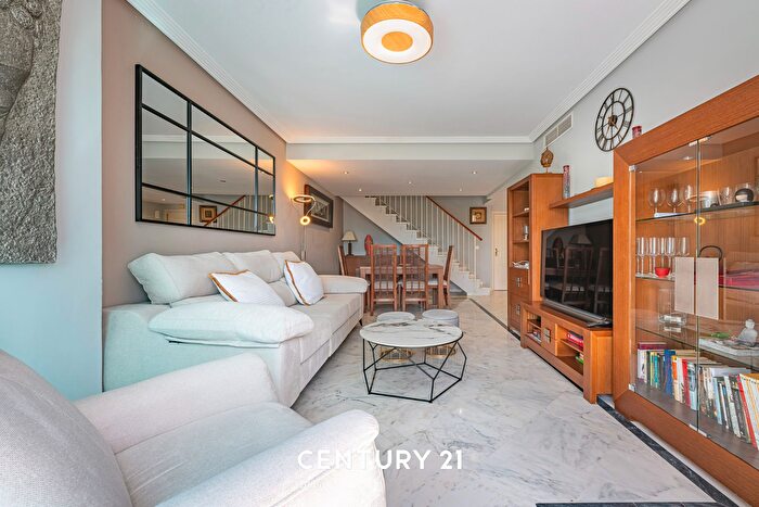 Casas en venta y pisos alquiler - 1